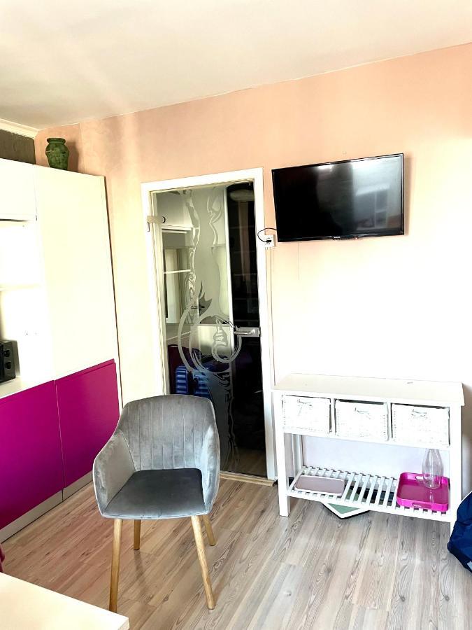 Apartament Cu 3 Dormitoare Jolie.M Apartment Galati Exterior photo
